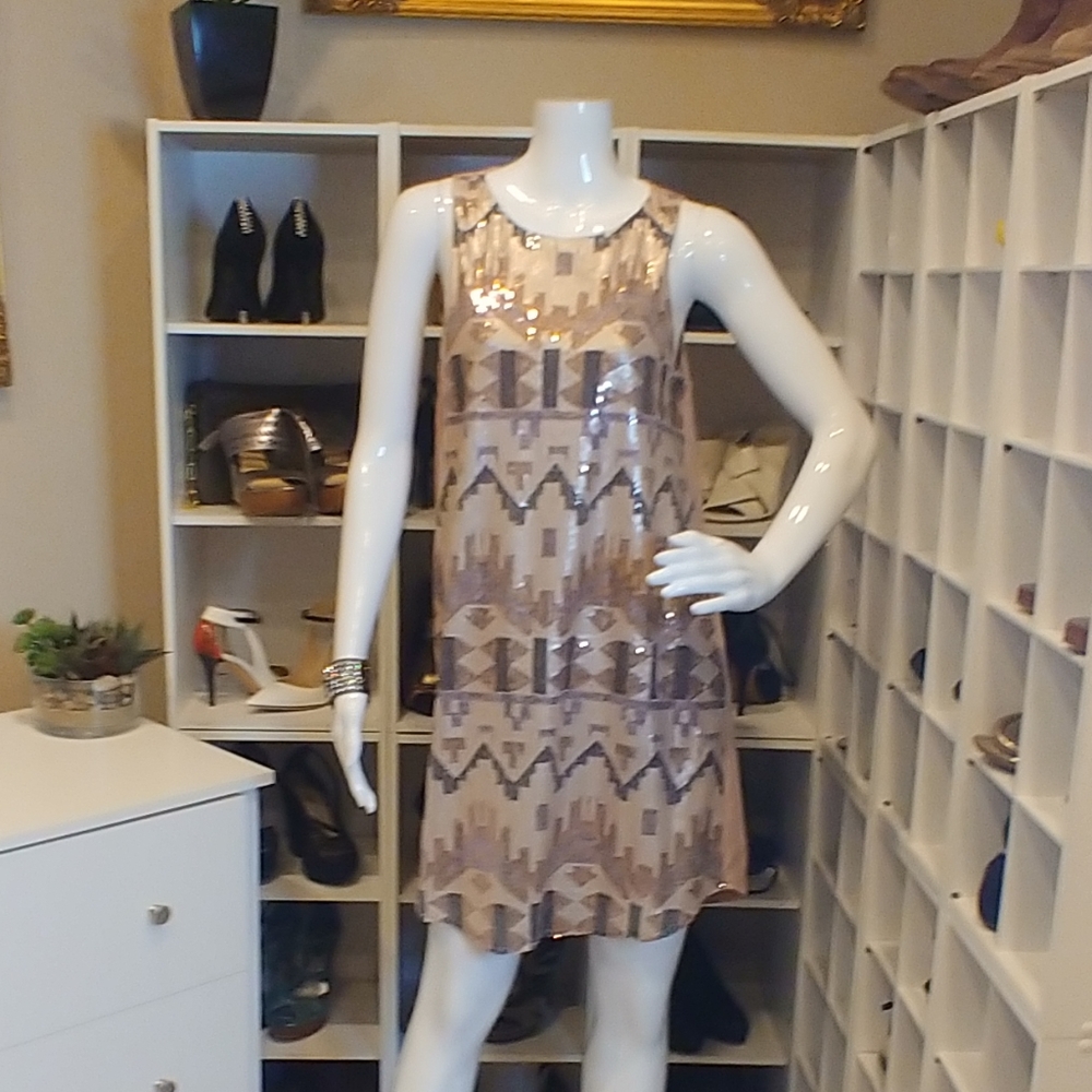 EVERLY SEQUIN DESIGN DRESS S